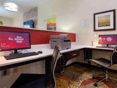 Best Western Plus Fairview Inn & Suites Esterno foto